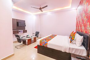 Fabhotel Paras