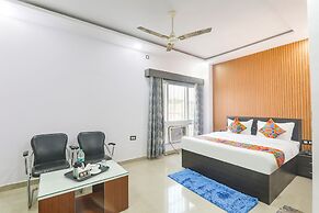 Fabhotel Paras
