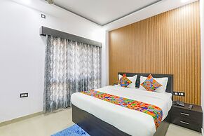 Fabhotel Paras