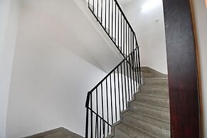 Fabhotel Green Leaf I