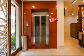 Fabhotel V Grand