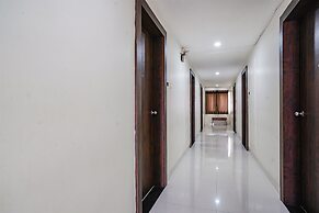 Fabhotel V Grand