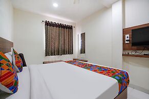 Fabhotel V Grand