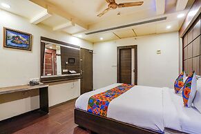Fabhotel Golden Way