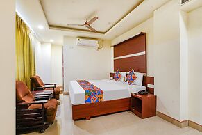 Fabhotel Golden Way