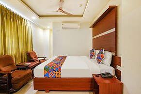 Fabhotel Golden Way