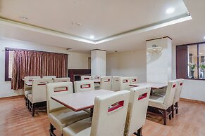 Fabhotel Golden Way