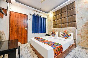 Fabhotel Ice Berg