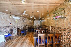Fabhotel Ice Berg