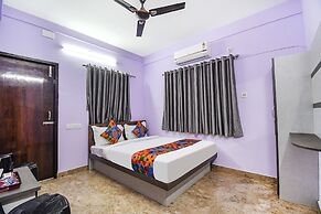 Fabhotel Dishan Plaza