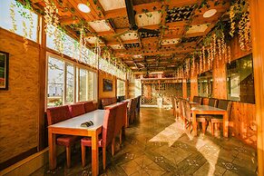 Fabhotel 4 Seasons