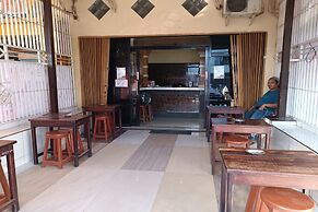OYO 93479 Hotel Jaguar Sentani
