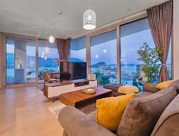 One bedroom apartment-Sea&Old Town view