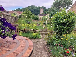 Two Towers Cottage