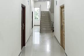 OYO 93503 Lotte Residence