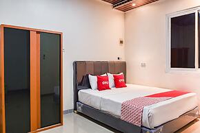 OYO 93503 Lotte Residence