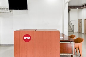 OYO 93503 Lotte Residence