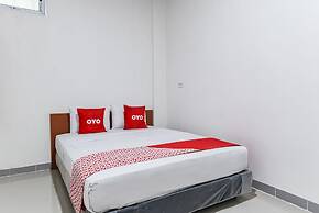OYO 93503 Lotte Residence