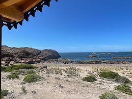 Leones Camps Island