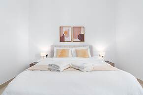 Modern 2BR at Liv Residence