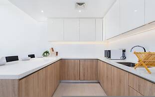 Modern 2BR at Liv Residence