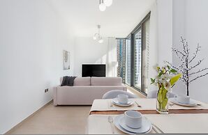 Modern 2BR at Liv Residence