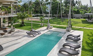 Coconuts Beach House