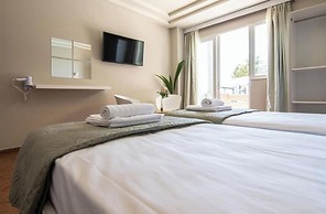 Room in Guest Room - Girogiali Beach Hotel
