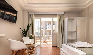 Room in Guest Room - Girogiali Beach Hotel