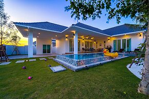 Private Modern 3 Bedroom Pool Villa- AV1