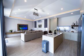 Private Modern 3 Bedroom Pool Villa- AV1