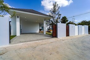 Private Modern 3 Bedroom Pool Villa- AV1