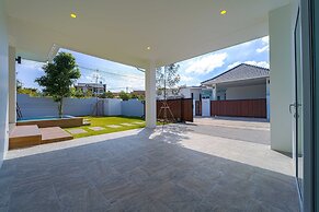 Private Modern 3 Bedroom Pool Villa- AV1
