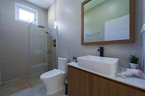 Private Modern 3 Bedroom Pool Villa- AV1