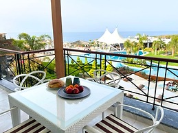 Luxurious Seafront Penthouse