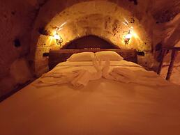 Euphoria Cave House