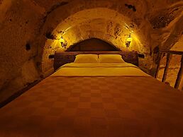 Euphoria Cave House