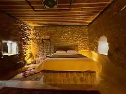 Euphoria Cave House