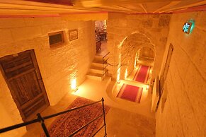 Euphoria Cave House
