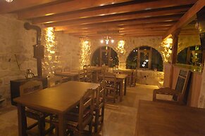 Euphoria Cave House