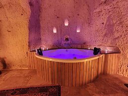 Euphoria Cave House