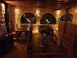 Euphoria Cave House