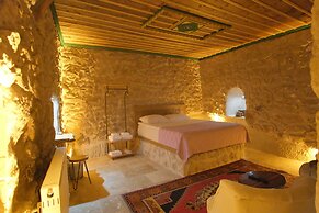 Euphoria Cave House
