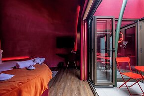 Cherry Sculpture Hotel