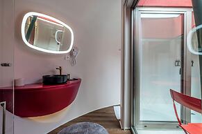 Cherry Sculpture Hotel