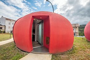 Cherry Sculpture Hotel