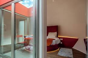 Cherry Sculpture Hotel