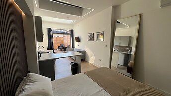 Luxurious London Studios