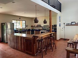 Casa Girasol Hospedaje y Tours
