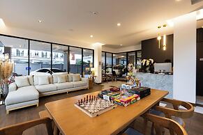 AMIRI PLACE HOTEL